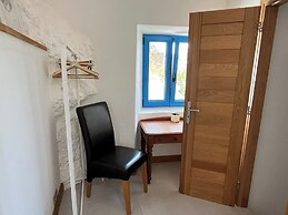 The White House Evgrious, Sleeps 4, Close to Beach