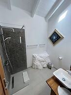The White House Evgrious, Sleeps 4, Close to Beach
