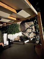 The White House Evgrious, Sleeps 4, Close to Beach