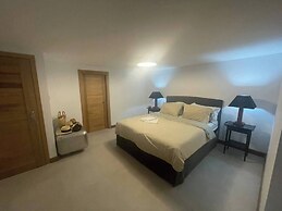 The White House Evgrious, Sleeps 4, Close to Beach