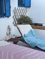 The White House Evgrious, Sleeps 4, Close to Beach