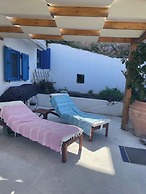 The White House Evgrious, Sleeps 4, Close to Beach