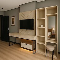 Fourpoint Airport Hotel