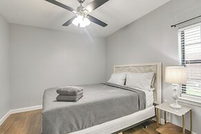 11 Mi to Dtwn: Family Home in Houston!