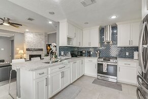 11 Mi to Dtwn: Family Home in Houston!