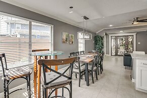 11 Mi to Dtwn: Family Home in Houston!