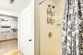 Lake of the Ozarks Home w/ Boat Dock & Kayaks