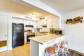 Lake of the Ozarks Home w/ Boat Dock & Kayaks