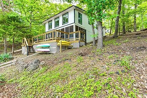Lake of the Ozarks Home w/ Boat Dock & Kayaks