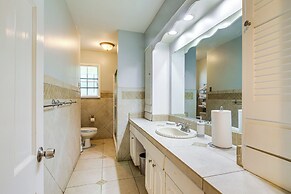 Walk to Graceland: Spacious Memphis Home!