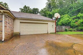 Walk to Graceland: Spacious Memphis Home!