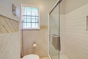 Walk to Graceland: Spacious Memphis Home!