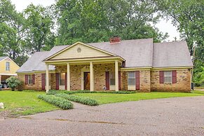 Walk to Graceland: Spacious Memphis Home!