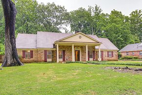 Walk to Graceland: Spacious Memphis Home!