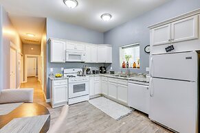 Apartment 2 Mi to Chase Field & PHX Arena!
