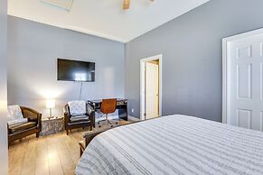 Apartment 2 Mi to Chase Field & PHX Arena!