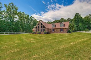 Lake Anna Retreat w/ Dock Access: Boating & Bbqs!