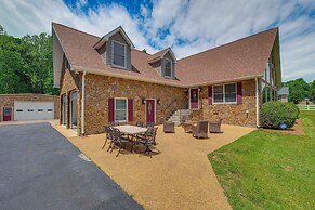 Lake Anna Retreat w/ Dock Access: Boating & Bbqs!