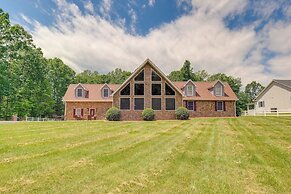 Lake Anna Retreat w/ Dock Access: Boating & Bbqs!