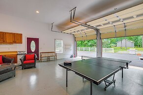 Lake Anna Retreat w/ Dock Access: Boating & Bbqs!