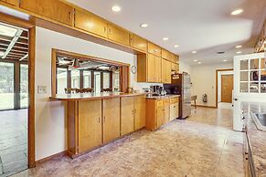 Lodge-style Home in Coshocton w/ Spacious Yard