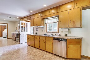 Lodge-style Home in Coshocton w/ Spacious Yard