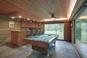 Lodge-style Home in Coshocton w/ Spacious Yard