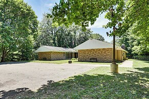 Lodge-style Home in Coshocton w/ Spacious Yard