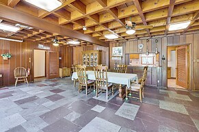 Lodge-style Home in Coshocton w/ Spacious Yard