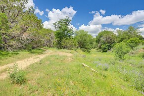 10 Mi to Garner State Park: Concan Home w/ Patio