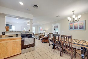 10 Mi to Garner State Park: Concan Home w/ Patio