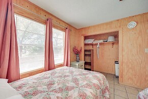 10 Mi to Garner State Park: Concan Home w/ Patio