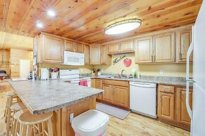 12 Mi to Tonto Natural Bridge SP: Cabin w/ Patio!