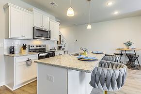 Walk to Dog Park & Playground: Hampton Haven!