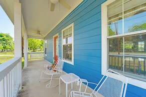 Blanco's Blue Cottage Inn w/ Patio, Grill & Porch