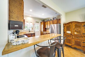 Blanco's Blue Cottage Inn w/ Patio, Grill & Porch