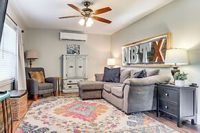 2 Mi to Landa Park: Farmhouse w/ Fire Pit!