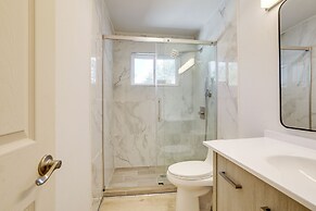 4 Mi to Folsom Lake: Modern Home w/ Patio!