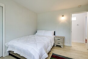 4 Mi to Folsom Lake: Modern Home w/ Patio!