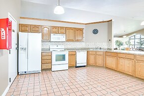 1 Mi to 76 Strip: Family Condo in Branson!