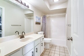 1 Mi to 76 Strip: Family Condo in Branson!