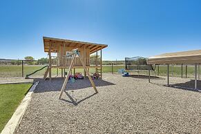 10 Mi to Aztec Ruins: Family Home w/ Large Yard!
