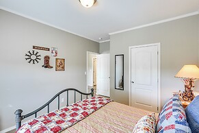 10 Mi to Aztec Ruins: Family Home w/ Large Yard!