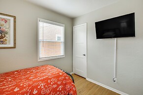 7 Mi to Dtwn San Diego: Home w/ Furnished Patio!