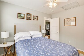 7 Mi to Dtwn San Diego: Home w/ Furnished Patio!