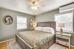 7 Mi to Dtwn San Diego: Home w/ Furnished Patio!