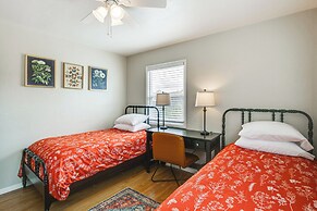 7 Mi to Dtwn San Diego: Home w/ Furnished Patio!