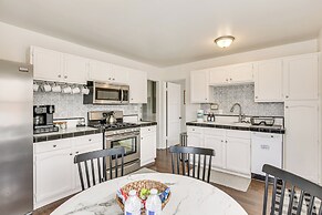 7 Mi to Dtwn San Diego: Home w/ Furnished Patio!