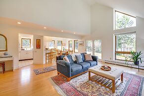 6 Mi to Lake & State Park: Hideaway in Elmore!