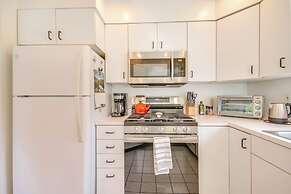 6 Mi to Lake & State Park: Hideaway in Elmore!